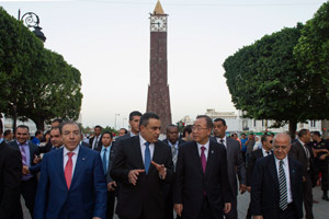 Ban Ki-moon visits 14 January Square in Tunis
