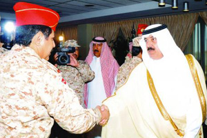 Prince Mit`eb bin Abdullah receives senior Saudi Arabian National Guard officers