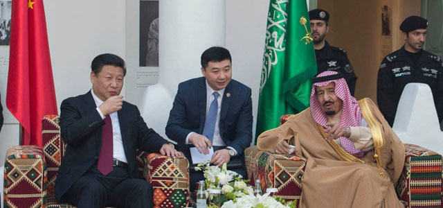 Custodian of the Two Holy Mosques King Salman bin Abdulaziz Al Sa'ud hosts the President of the People's Republic of China Xi Jinping in Saudi Arabia in January 2016. Photo: Saudi Press Agency.