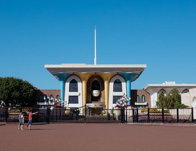 The Al Alam Palace in Muscat is the ceremonial palace of Sultan Qaboos. “Al Alam” means “The Flag” in Arabic. This delightful building made me think of Dr. Seuss.