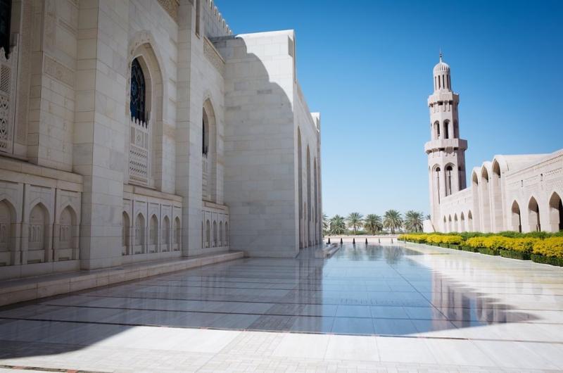One of our first stops was Muscat’s Sultan Qaboos Grand Mosque. Opened in 2011, it is the main mosque in Oman and the only one open to non-Muslims. It is also one of the largest mosques in the Gulf, with room for 20,000 worshipers in two prayer halls. The overall style is stripped-down contemporary Islamic, clad in a thousand shades of beige marble.