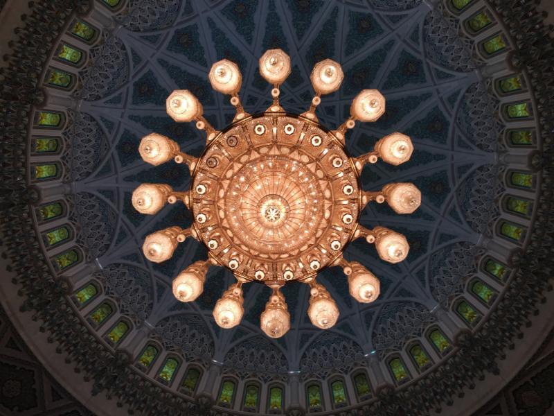 The mosque’s spectacular chandelier is made of Swarovski crystal and gold-plated metalwork. It has 1,200 dimmable halogen lamps triggered by more than 36 switching circuits and weighs 8.5 tons. Its dimensions are 26 feet by 46 feet.